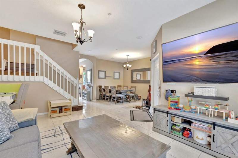 2 bedroom Townhouse at 2851 W Prospect Road #1209, Tuscan Villas Condo, Tamarac — photo 5