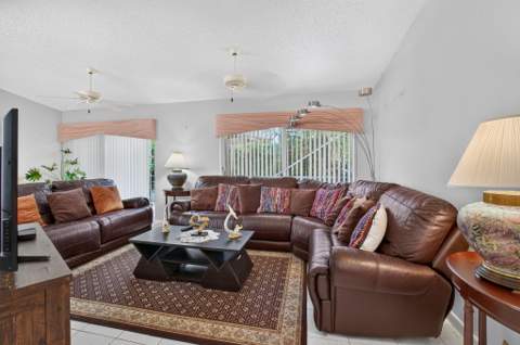 9678 Harbour Lake Circle, Boynton Beach FL - photo 14 of 86