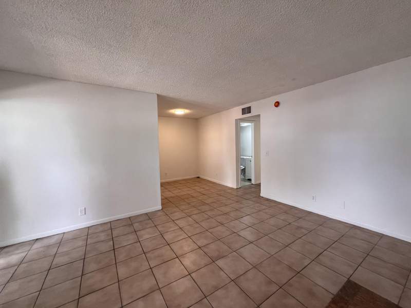 2 bedroom Condominium at 645 SW 20th Court #0020, Delray Golf View Condo Apts, Delray Beach — photo 2