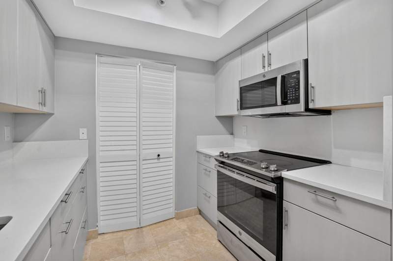 1 bedroom Condominium at 99 SE Mizner Boulevard #435, Palmetto Place Condo, Boca Raton — photo 5
