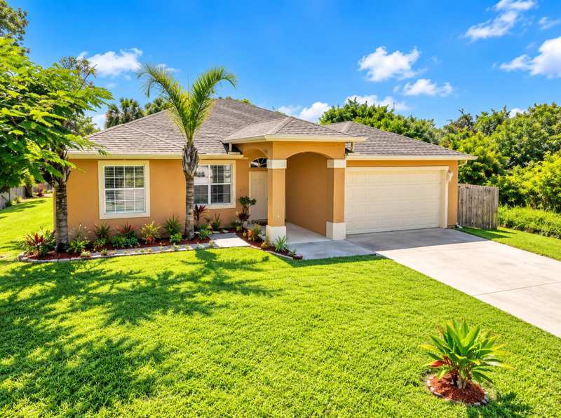 3 bedroom Single Family Residence at 7907 Winter Garden Parkway, Lakewood Park Unit 5, Fort Pierce — photo 1