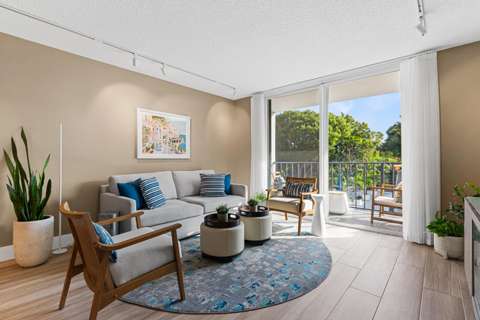 1800 N Andrews Avenue #2B, home for sale on N Andrews Avenue