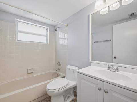 3041 Holiday Springs Boulevard #201, Margate FL - photo 10 of 29