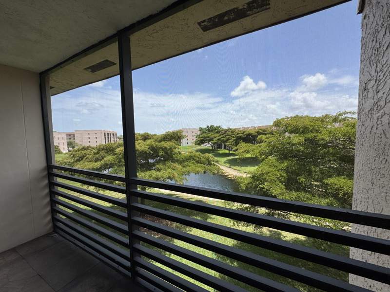 2 bedroom Condominium at 10304 Sunrise Lakes Boulevard #312, Sunrise Lakes 177 Condo, Sunrise — photo 2
