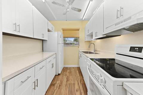947 Circle Drive #A, Delray Beach FL - photo 7 of 21