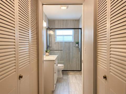 2638 Gately Drive #111, West Palm Beach FL - photo 8 of 17