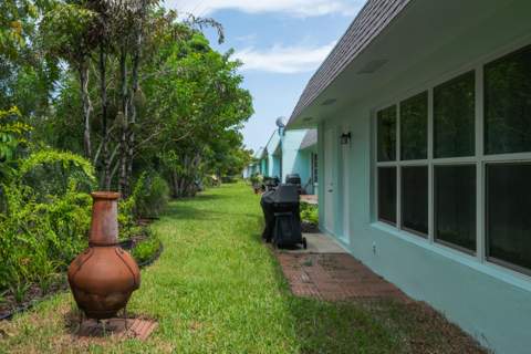 2638 Gately Drive #111, West Palm Beach FL - photo 10 of 17