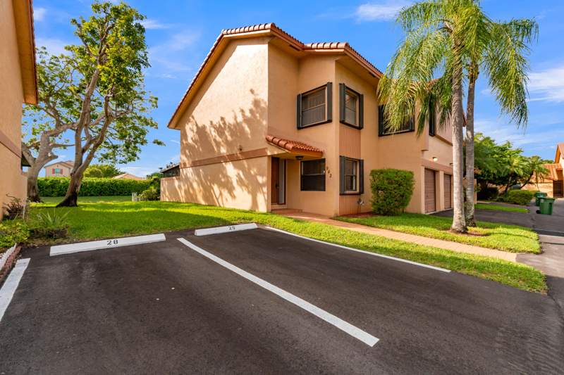 3 bedroom Townhouse at 942 SW 113th Terrace, Pembroke Lakes South, Pembroke Pines — photo 5