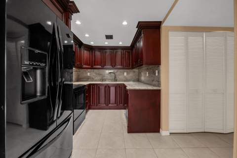 942 SW 113th Terrace, Pembroke Pines FL - photo 10 of 55