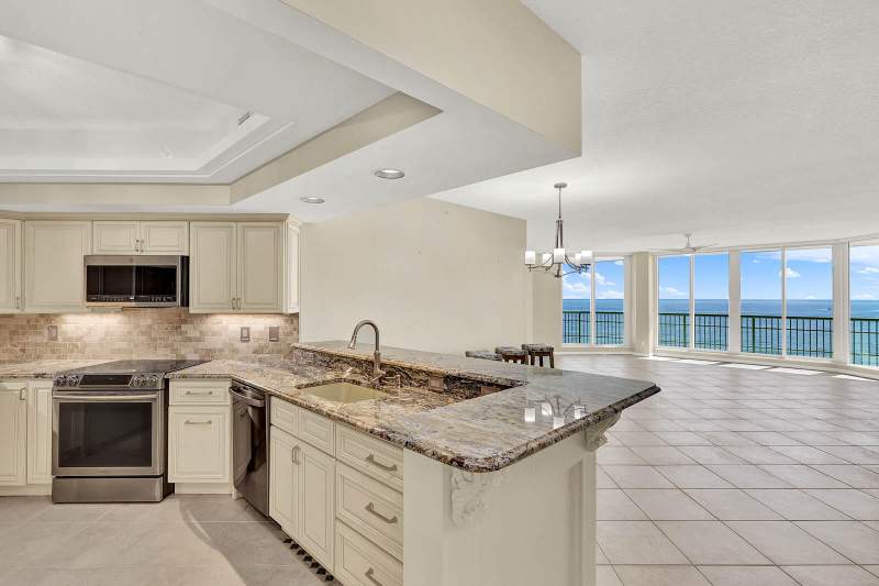 3 bedroom Condominium at 8600 S Ocean Drive #1105, Regency Island Dunes Two Condominium, Jensen Beach — photo 4