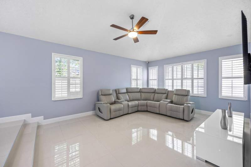 4 bedroom Single Family Residence at 13525 Brixham Street, Greenview Shores 1 Of Wellington, Wellington — photo 4
