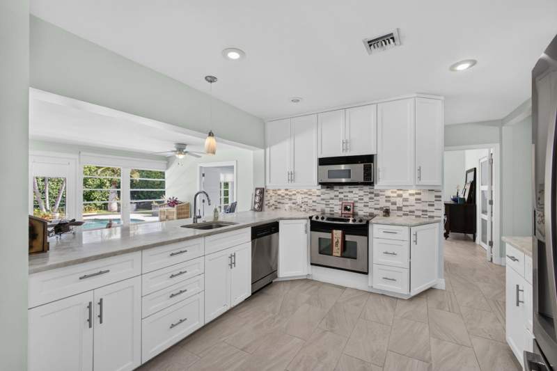 4 bedroom Single Family Residence at 128 Vassar Drive, College Park Add 3, Lake Worth Beach — photo 5