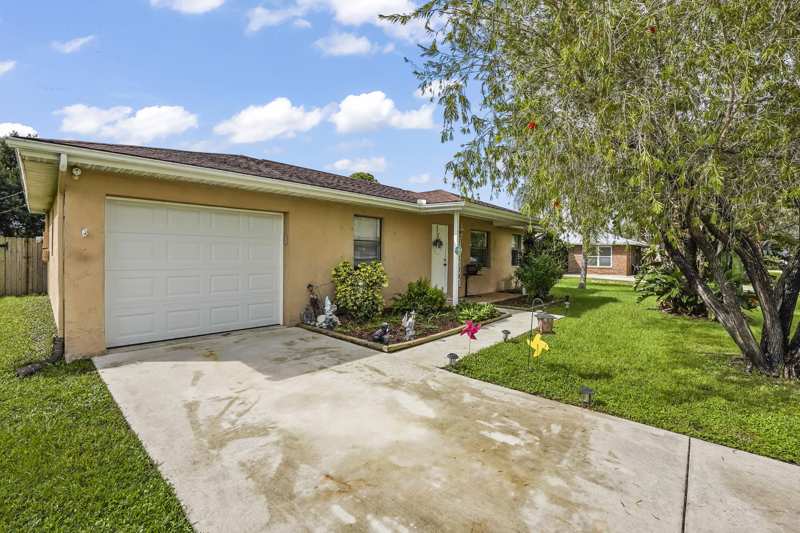 2 bedroom Single Family Residence at 2322 SE Bounty Avenue, Port St Lucie, Port St. Lucie — photo 1