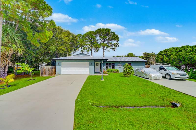 3 bedroom Single Family Residence at 379 SE Husted Terrace, Port St Lucie Section 24, Port St. Lucie — photo 2