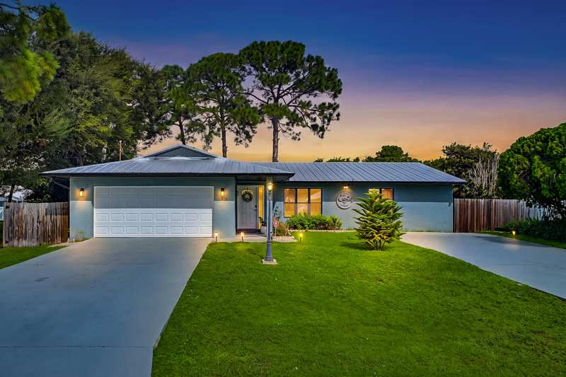 3 bedroom Single Family Residence at 379 SE Husted Terrace, Port St Lucie Section 24, Port St. Lucie — photo 1