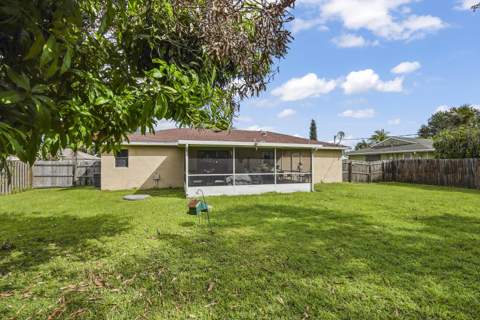 2322 SE Bounty Avenue, Port St. Lucie FL - photo 15 of 23