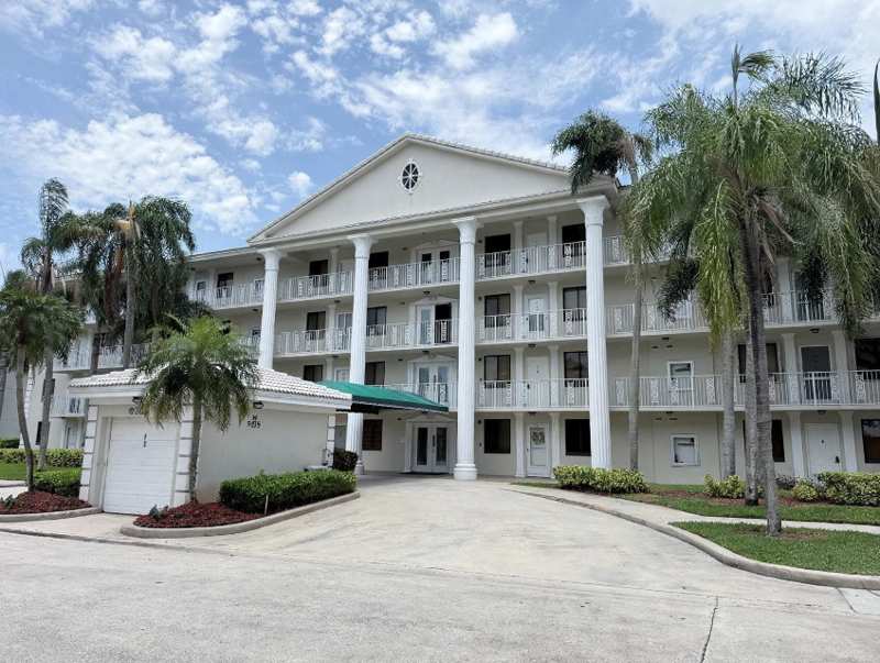 2 bedroom Condominium at 6025 Balboa Circle, Whitehall Condo At Camino Real, Boca Raton — photo 1