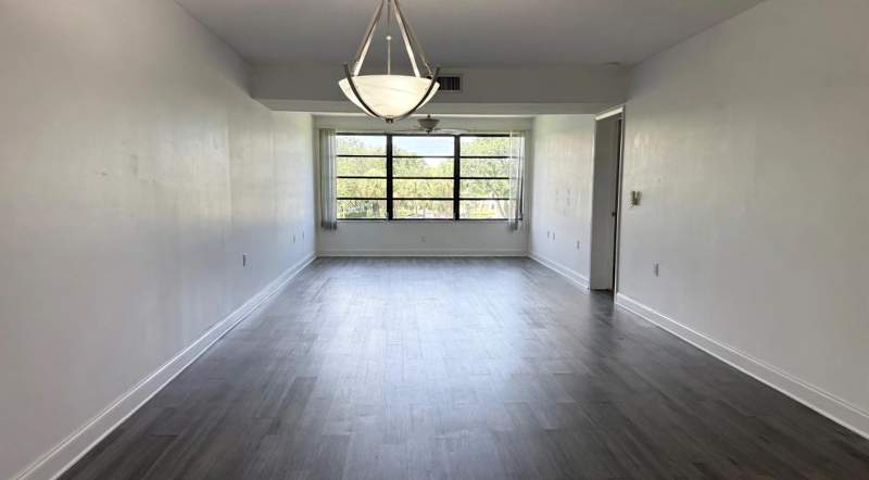 2 bedroom Condominium at 6025 Balboa Circle, Whitehall Condo At Camino Real, Boca Raton — photo 5