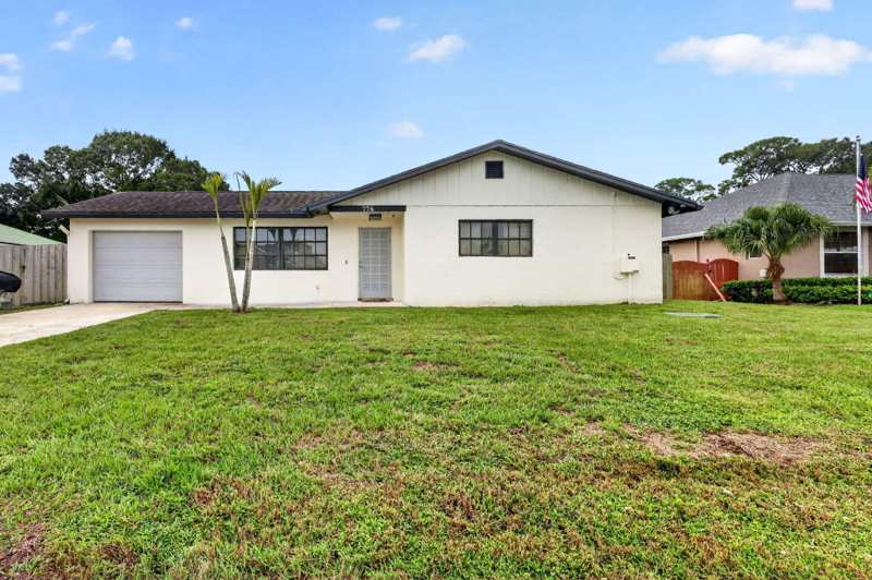 2 bedroom Single Family Residence at 774 SE Elwood Avenue, Port St Lucie Section 6, Port St. Lucie — photo 1