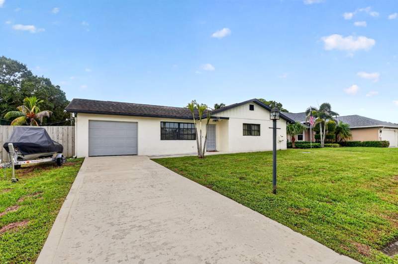 2 bedroom Single Family Residence at 774 SE Elwood Avenue, Port St Lucie Section 6, Port St. Lucie — photo 2