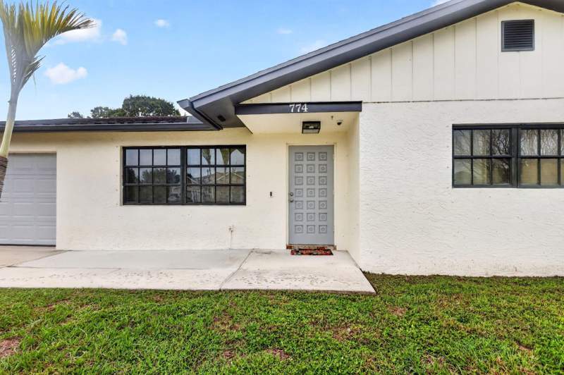 2 bedroom Single Family Residence at 774 SE Elwood Avenue, Port St Lucie Section 6, Port St. Lucie — photo 3