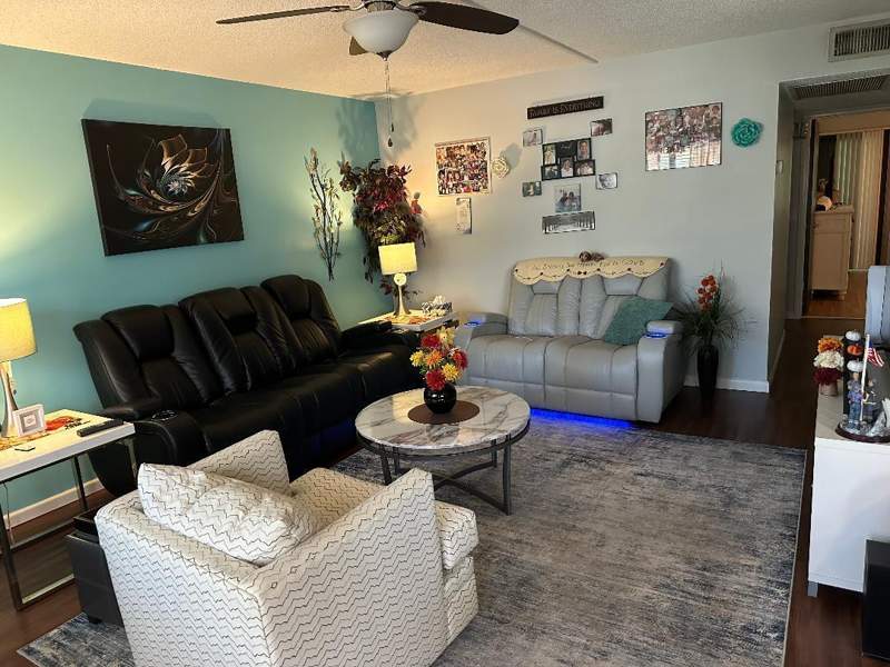 2 bedroom Condominium at 2023 Lyndhurst I, Lyndhurst I Condo, Deerfield Beach — photo 2