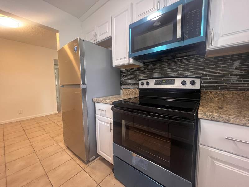 2 bedroom Condominium at 645 SW 20th Court #0020, Delray Golf View Condo Apts, Delray Beach — photo 4