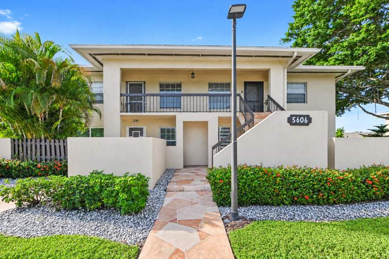 2 bedroom Condominium at 5606 Via Delray Boulevard #D, Palm Greens, Delray Beach — photo 2