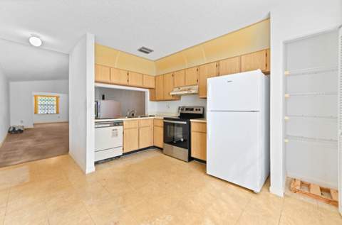 1671 Ferngran Avenue, West Palm Beach FL - photo 8 of 39