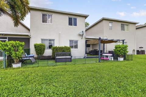 9440 E Plum Harbor Way, Tamarac FL - photo 22 of 23