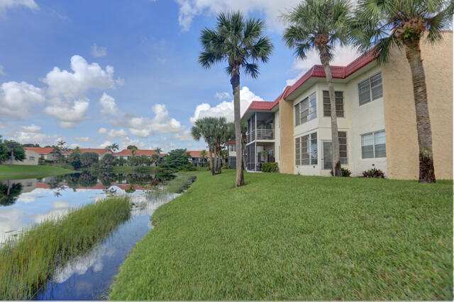 1 bedroom Condominium at 188 Lake Evelyn Drive, Golden Lakes Village Condo 1 Thru 13-A, West Palm Beach — photo 1