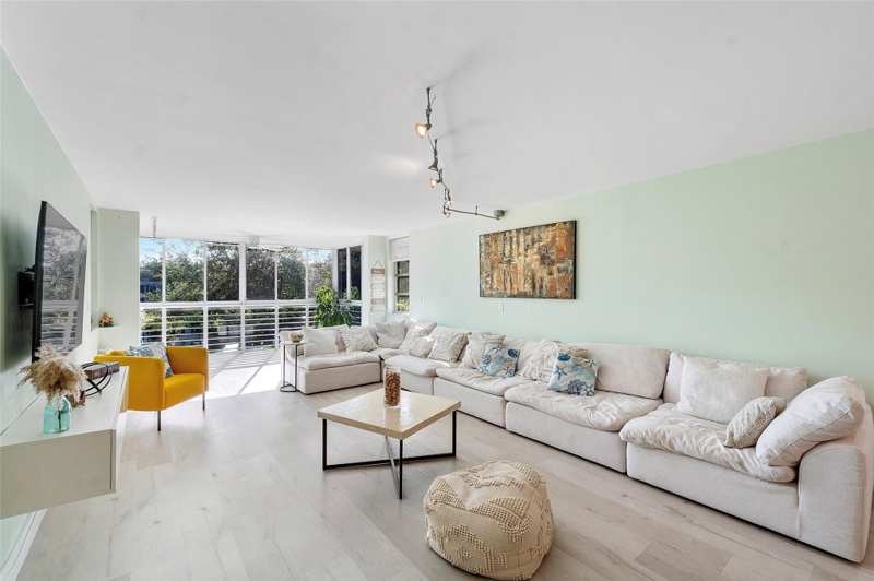 3 bedroom Condominium at 4261 W Palm Aire Drive, No 14 Palm-Aire Country Club, Pompano Beach — photo 1