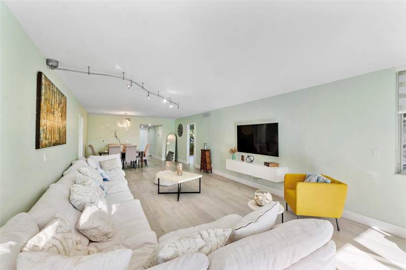 3 bedroom Condominium at 4261 W Palm Aire Drive, No 14 Palm-Aire Country Club, Pompano Beach — photo 3