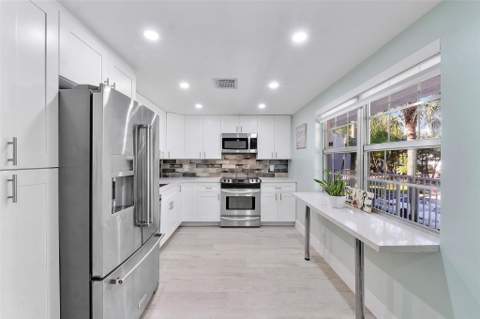 4261 W Palm Aire Drive, Pompano Beach FL - photo 11 of 49