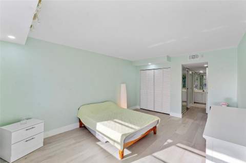 4261 W Palm Aire Drive, Pompano Beach FL - photo 16 of 49