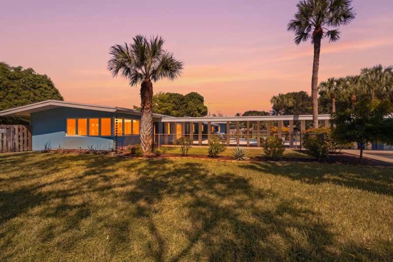 4 bedroom Single Family Residence at 4501 E Country Club Circle, Country Club Estates Unit, Plantation — photo 1