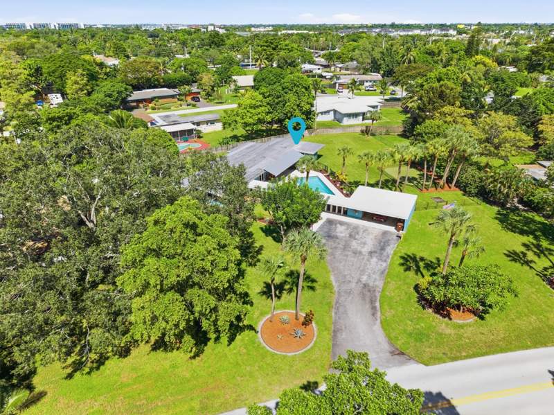 4 bedroom Single Family Residence at 4501 E Country Club Circle, Country Club Estates Unit, Plantation — photo 3