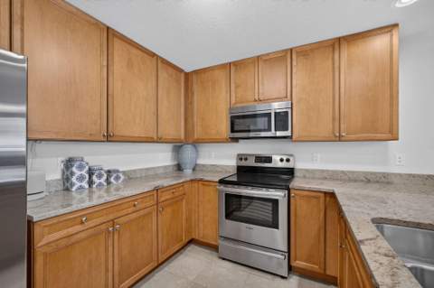 822 Bay Colony Drive, Juno Beach FL - photo 9 of 42