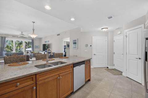 822 Bay Colony Drive, Juno Beach FL - photo 10 of 42