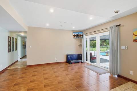 4501 E Country Club Circle, Plantation FL - photo 16 of 44