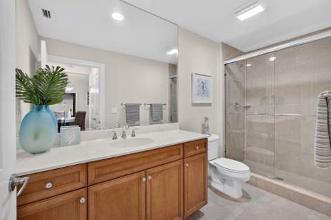 822 Bay Colony Drive, Juno Beach FL - photo 18 of 42