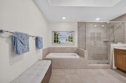 822 Bay Colony Drive, Juno Beach FL - photo 14 of 42