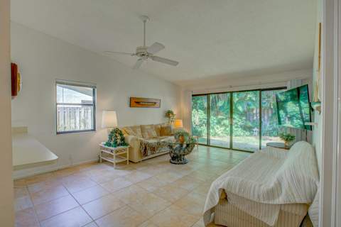 1092 Raintree Court, Palm Beach Gardens FL - photo 6 of 43