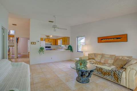 1092 Raintree Court, Palm Beach Gardens FL - photo 8 of 43