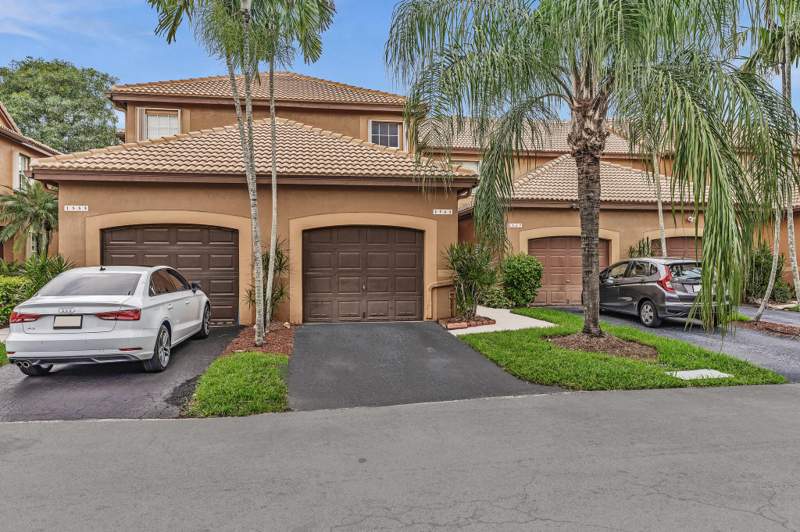 3 bedroom Townhouse at 1561 Barcelona Way, Sectors 3 & 4 Boundary Plat, Weston — photo 3