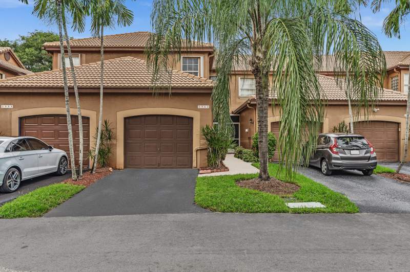 3 bedroom Townhouse at 1561 Barcelona Way, Sectors 3 & 4 Boundary Plat, Weston — photo 4