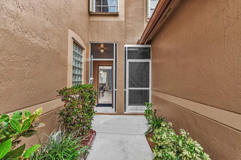 3 bedroom Townhouse at 1561 Barcelona Way, Sectors 3 & 4 Boundary Plat, Weston — photo 5