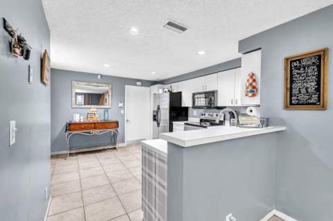 1561 Barcelona Way, Weston FL - photo 13 of 41