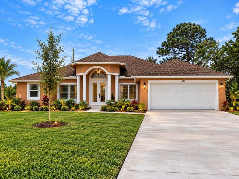 4 bedroom Single Family Residence at 1586 SW Calmar Avenue, Port St Lucie Section 33, Port St. Lucie — photo 1