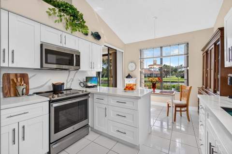 8284 Waterline Drive #105, Boynton Beach FL - photo 16 of 37